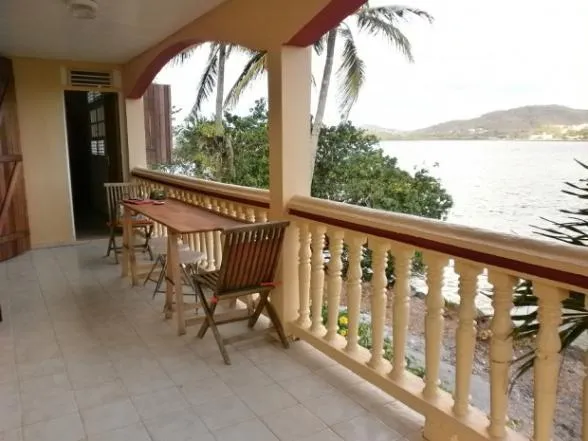 Locations-en-Martinique-Villa-Marie-Daniel-a-Tartane-agence-AMLV